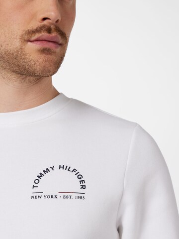 Sweat-shirt TOMMY HILFIGER en blanc