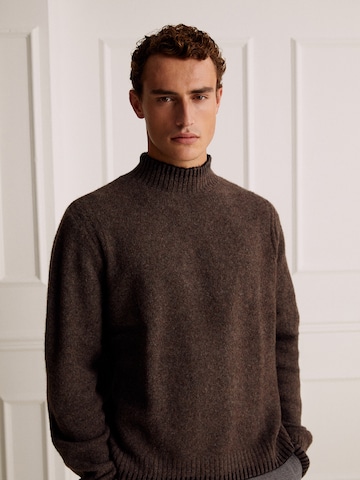 Guido Maria Kretschmer Men Sweater 'Jona Jumper' in Brown: front