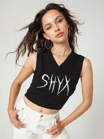 SHYX T-shirt 'Kora' i svart: framsida