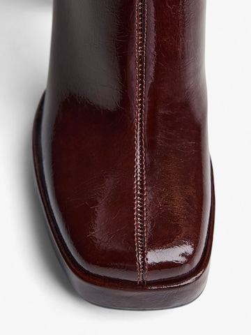 Bershka Stiefel in Rot