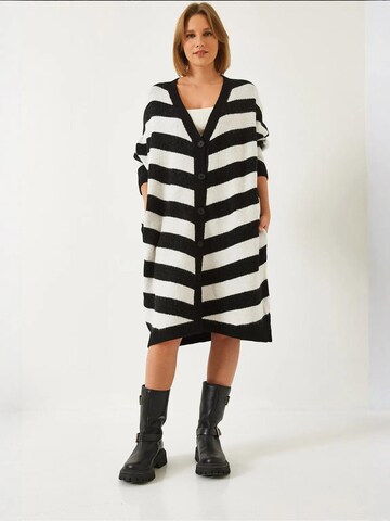 Giacchetta di Bianco Lucci in nero: frontale