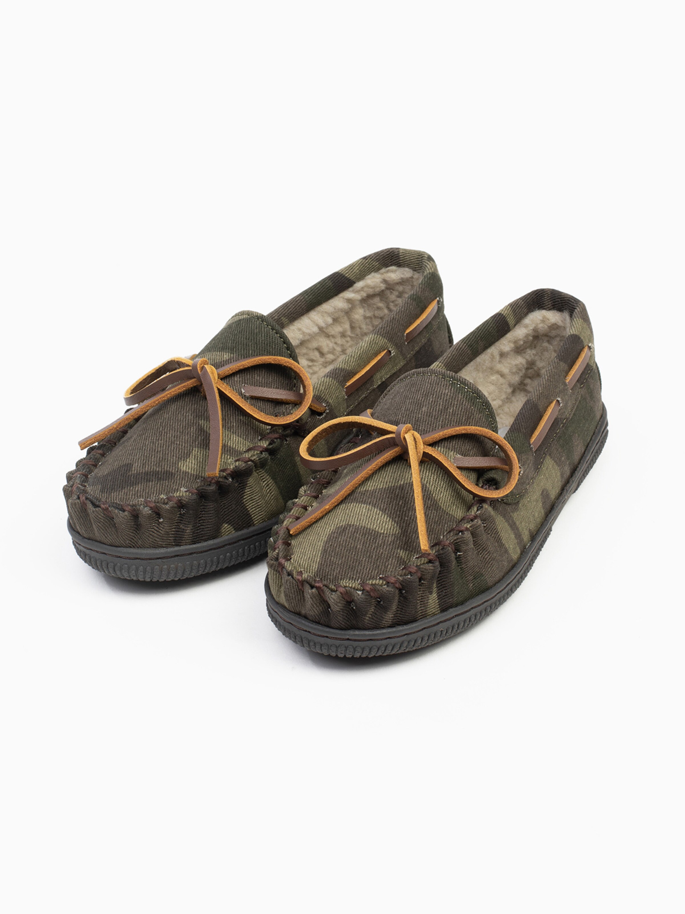 Minnetonka Χαμηλό παπούτσι 'Pile' σε πράσινο