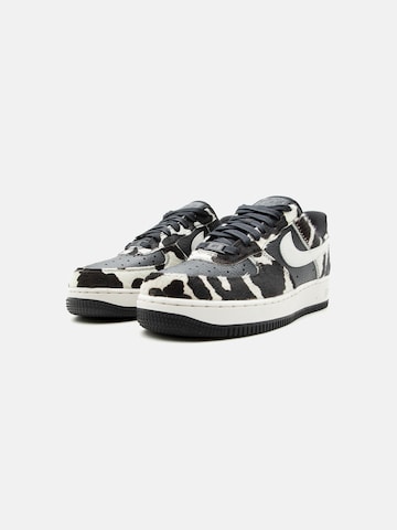 Baskets basses 'AIR FORCE 1 '07'' Nike Sportswear en noir
