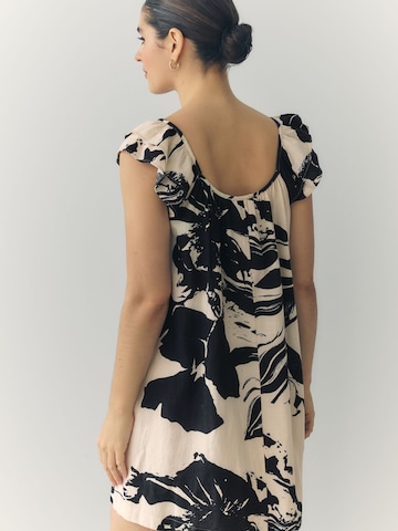 Rochie de vară de la Next pe alb