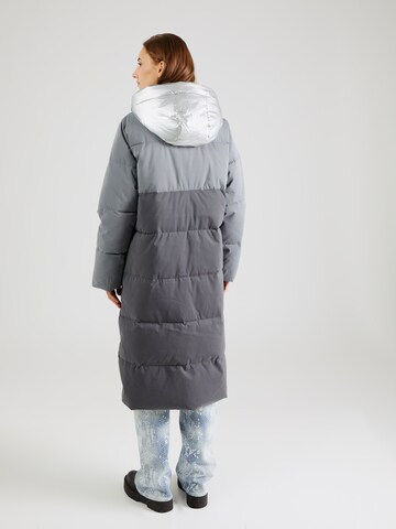NÜMPH Mantel in Grau