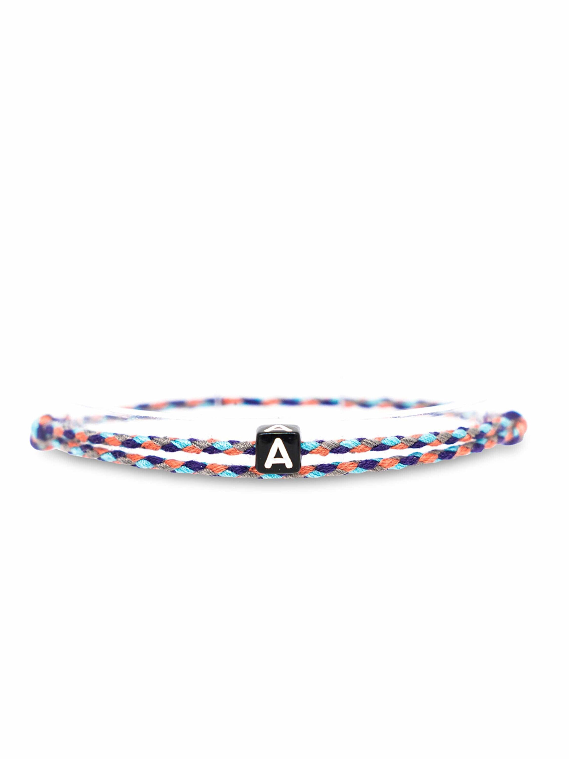 Made by Nami Armband 'Buchstabenarmband'‌‌‌‌‌‌‌ in Lila: Vorderseite