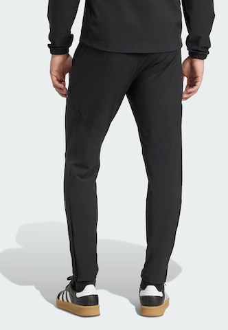 Tapered Pantaloni sportivi 'Manchester United Tiro 25' di ADIDAS PERFORMANCE in nero