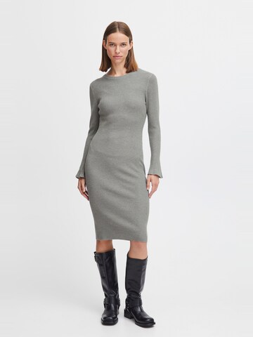 Abito in maglia di b.young in grigio