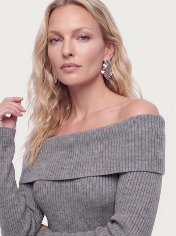 Robe ATRE en gris