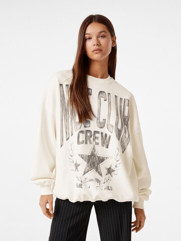 Sweat-shirt Bershka en blanc : devant