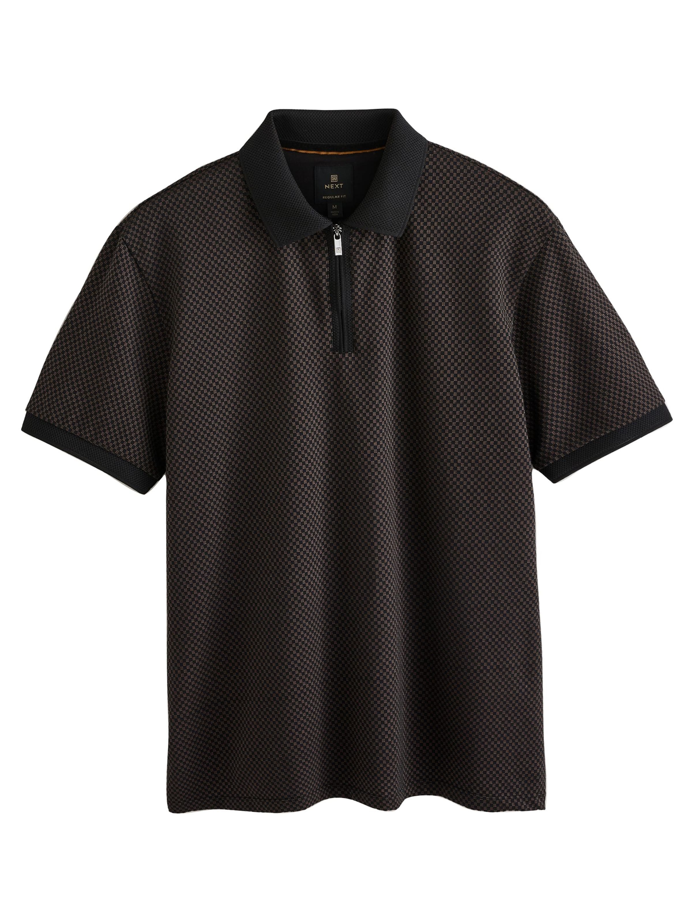 Tricou de la Next pe negru: față