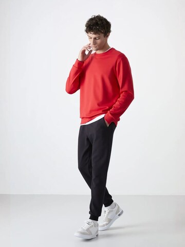 Tommy Life Sweatshirt in Red