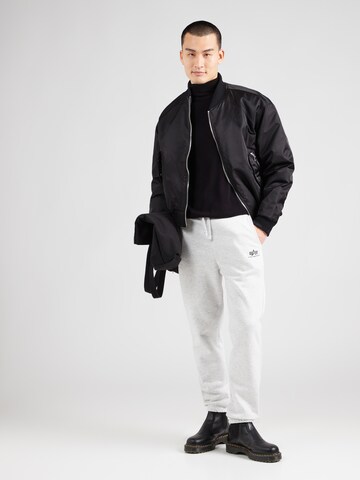 pilka ALPHA INDUSTRIES Siaurėjantis Kelnės
