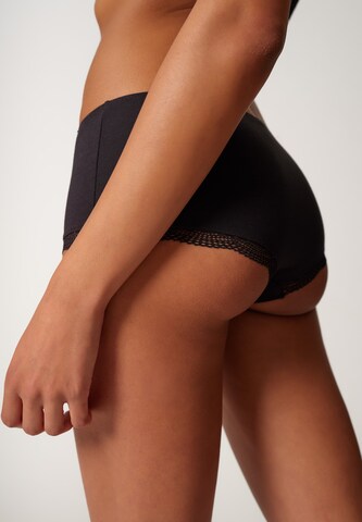 Skiny - Panti en negro