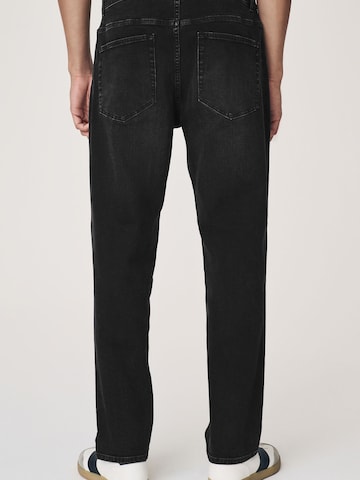 Next Tapered Jeans in Zwart