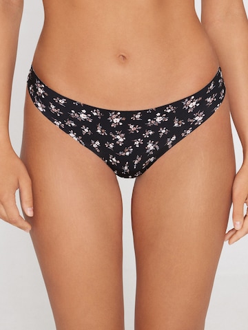 Tezenis Thong in Black: front