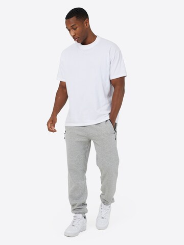 Tapered Pantaloni di BRAVE SOUL in grigio