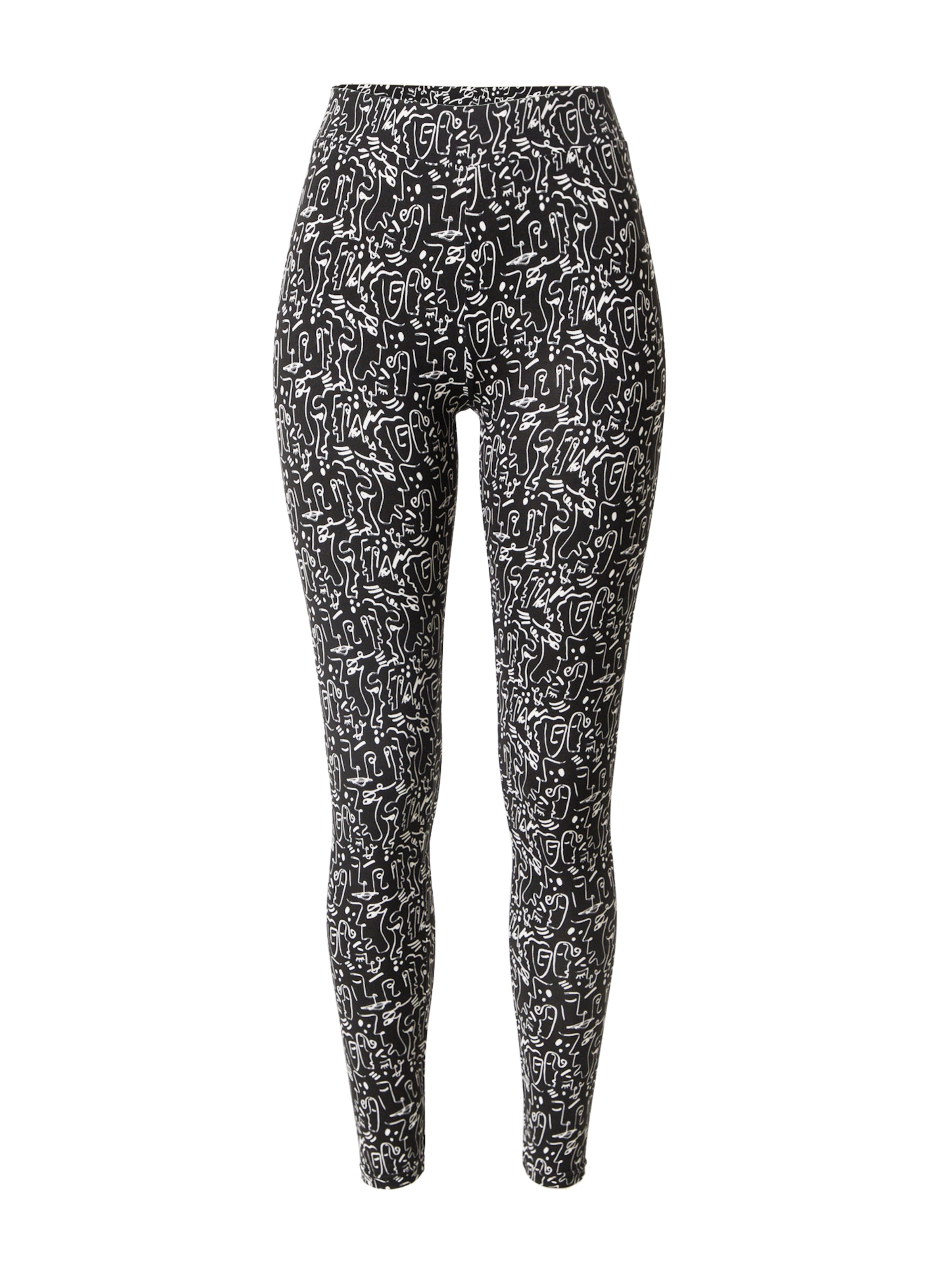 Urban Classics Skinny Legíny – černá: přední strana