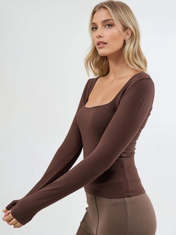 Busem Blouse in Bruin