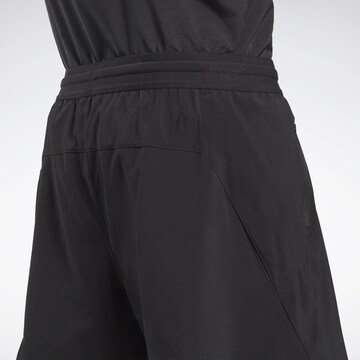 Reebok Regular Sportshorts in Schwarz
