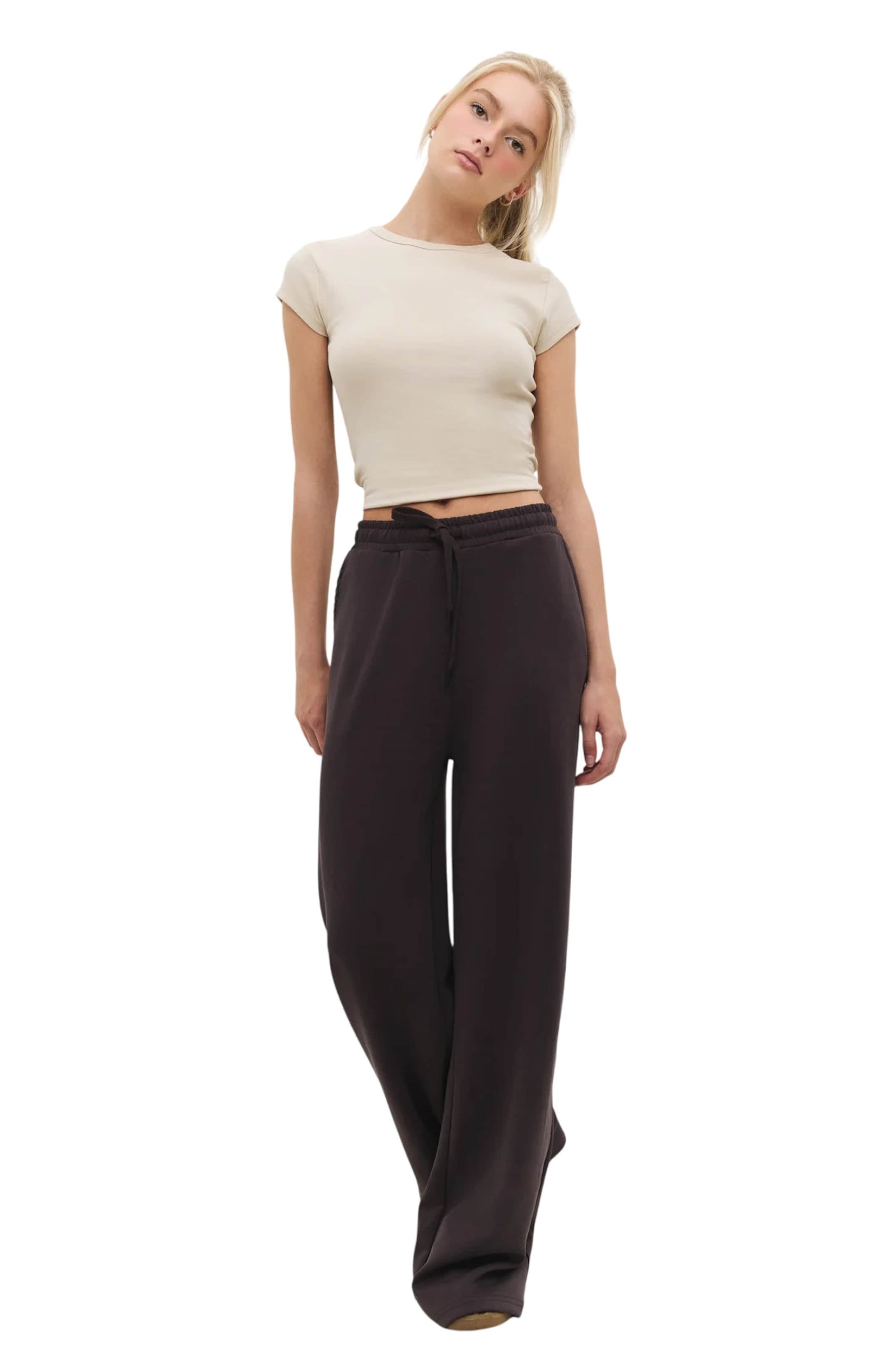 No Matter What Regular Trousers in Brown