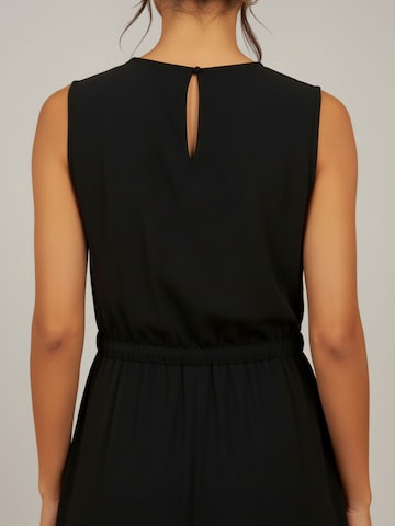 WEARABLE STORIES - Vestido 'Stella' en negro