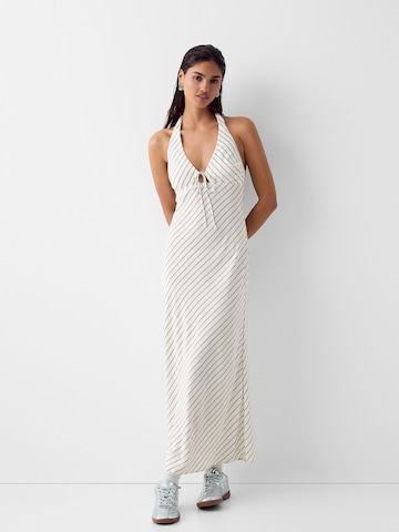 Bershka Letnia sukienka w kolorze biały: przód