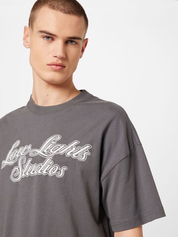 Low Lights Studios Bluser & t-shirts i grå