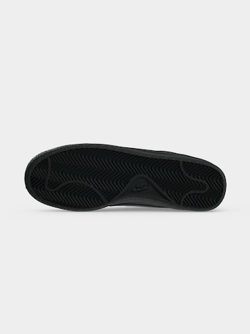 Nike Sportswear Låg sneaker 'CLASSIC' i svart