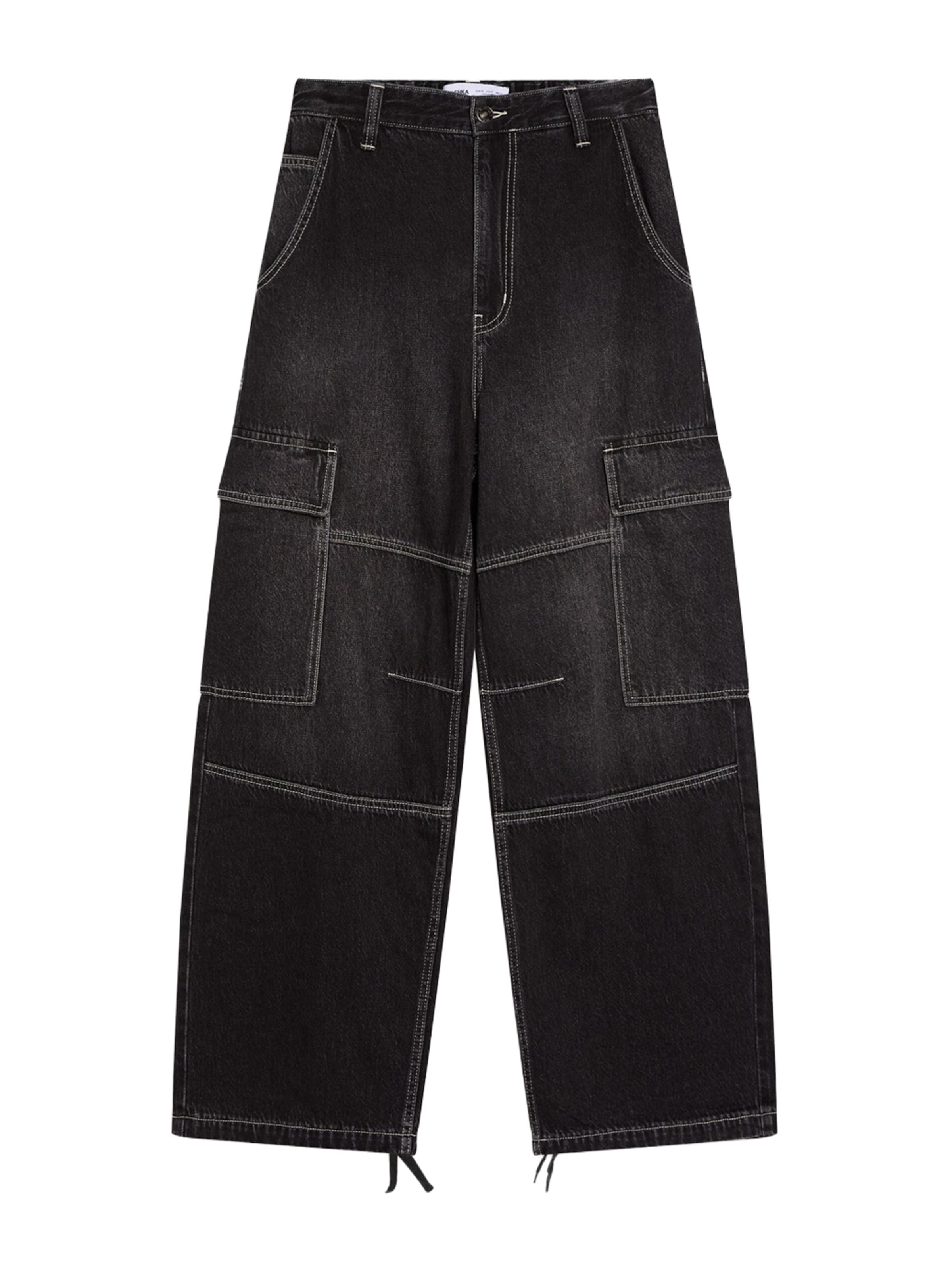 Bershka Cargojeans in Schwarz: Vorderseite