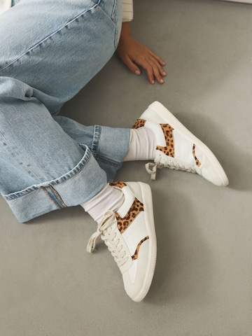 balts Next Zemie brīvā laika apavi 'Forever Comfort'