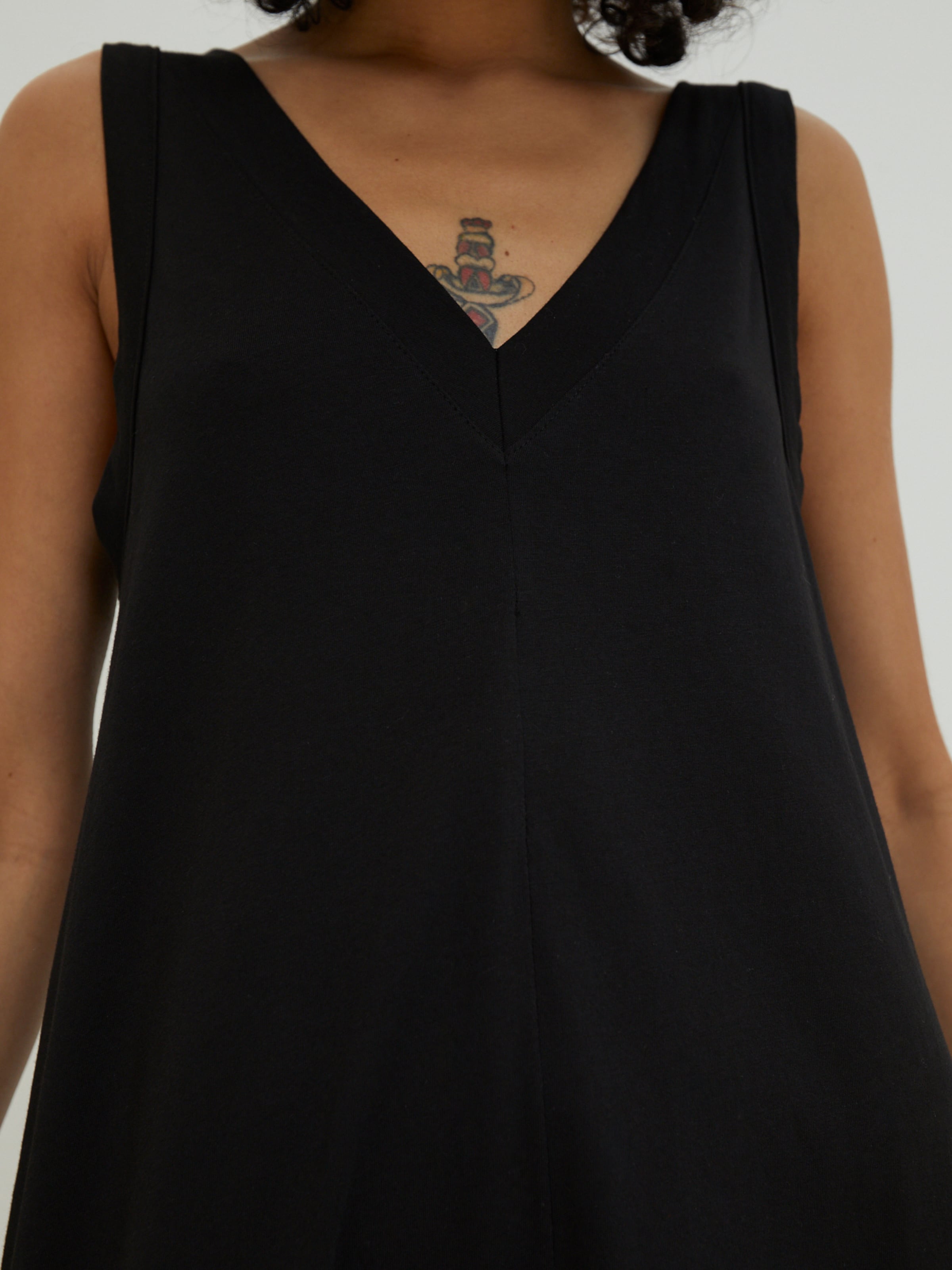 Frauen Kleider EDITED Kleid 'Henley' in Schwarz - RB33316 Frauen Kleider EDITED Kleid 'Henley' in Schwarz - RB33316