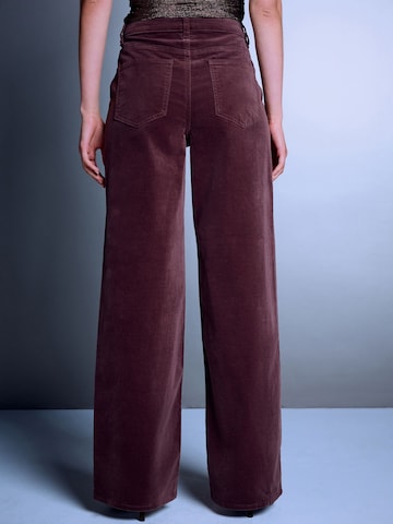 Wide leg Pantaloni di Next in marrone
