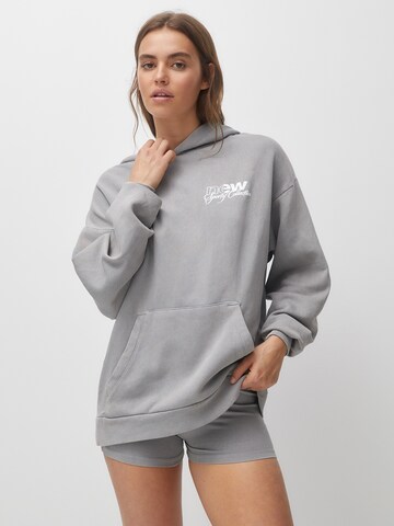 Pull&Bear Sweatshirt in Grey: front