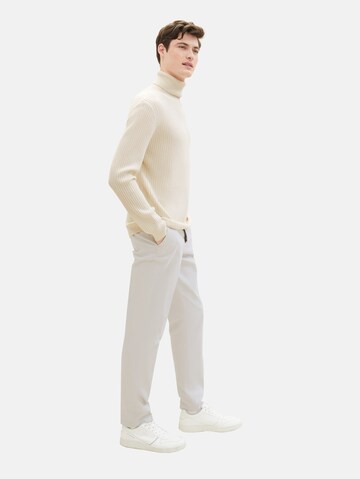 Regular Pantalon chino TOM TAILOR DENIM en blanc