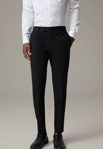 Coupe slim Pantalon à plis 'Melwin' STRELLSON en noir : devant