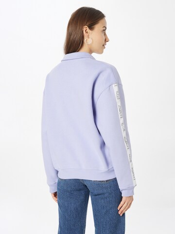 LEVI'S ® Collegepaita 'Graphic Rue 1/4 Zip Crew' värissä lila