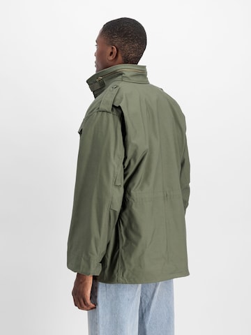 ALPHA INDUSTRIES Övergångsjacka i grön