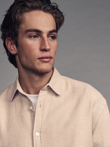 Coupe regular Chemise Next en beige