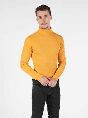 Colin's Shirt in Geel
