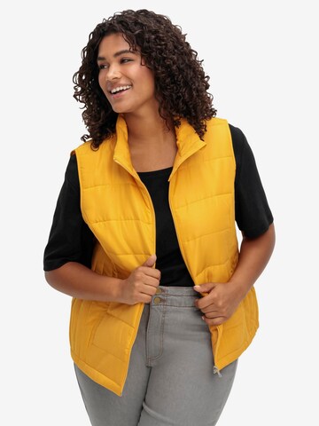 SHEEGO Vest in Yellow: front