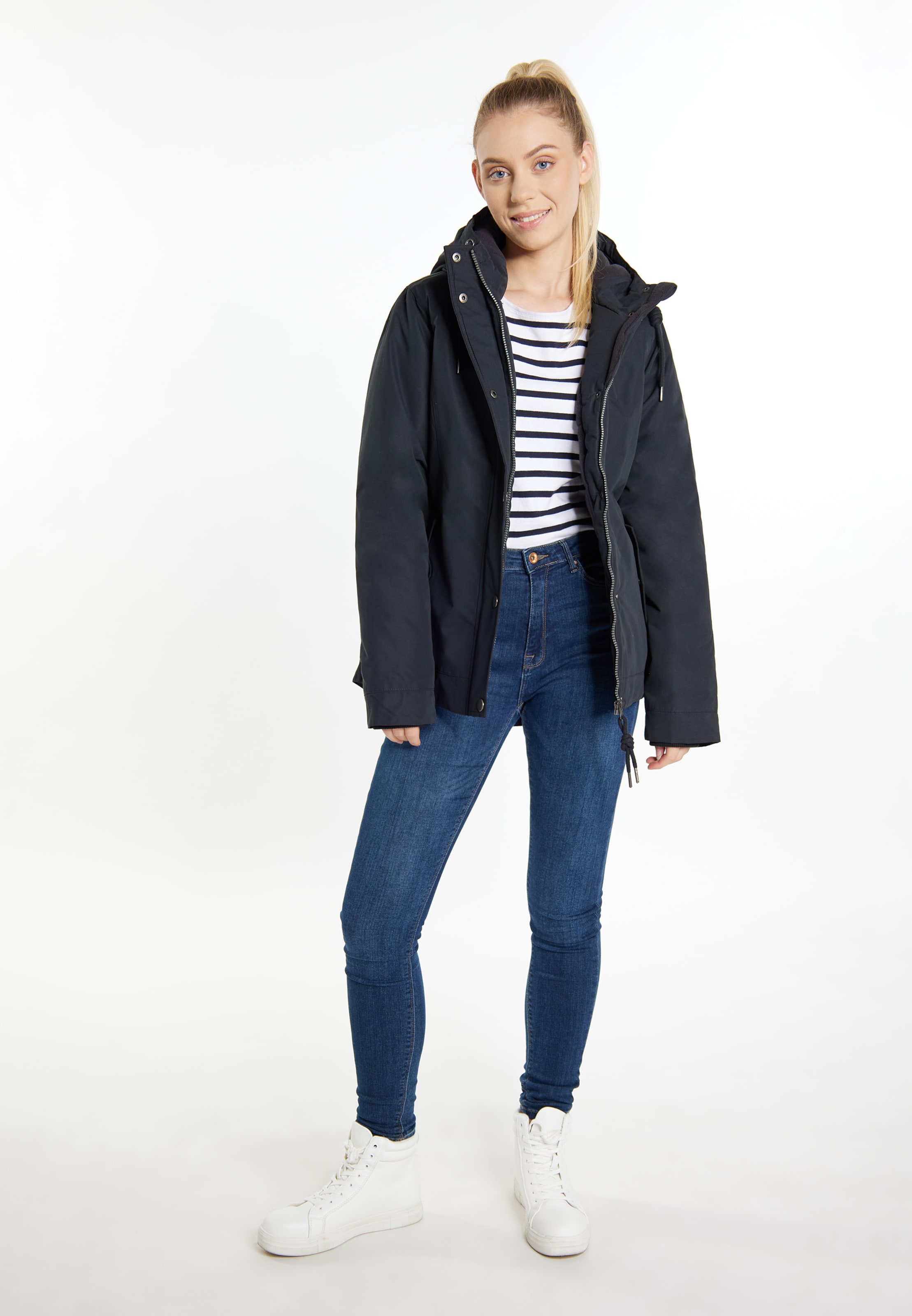 Yuka Winterjas in Zwart