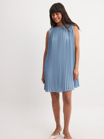 NA-KD Dress in Blue: front