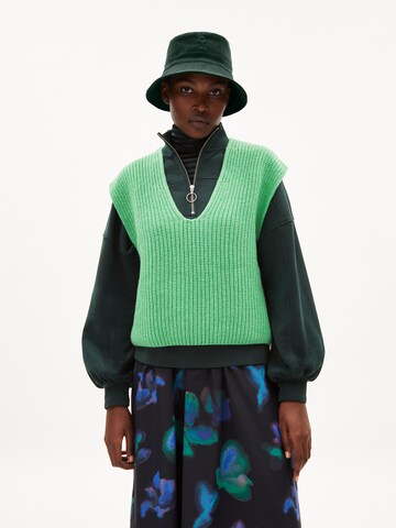 ARMEDANGELS Sweater 'Laadan' in Green: front