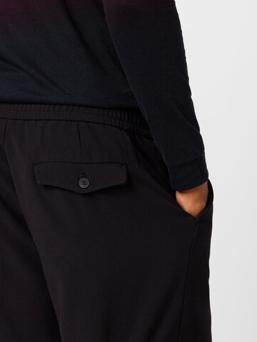 WEEKDAY Loose fit Pleat-front trousers 'Jacob' in Black