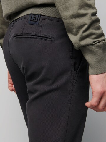 Coupe slim Pantalon chino MEYER en gris