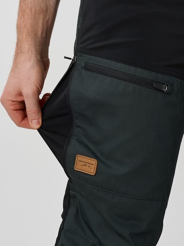 SWEDEMOUNT - regular Pantalón de montaña 'Nordkap' en verde