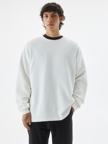 Pull&Bear Shirt in White: front