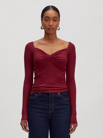 EDITED - Camiseta 'Loana' en rojo: frente