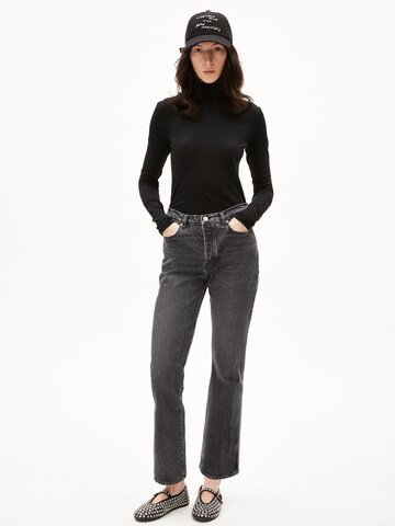 Coupe slim Jean ' VELAARI ' ARMEDANGELS en gris